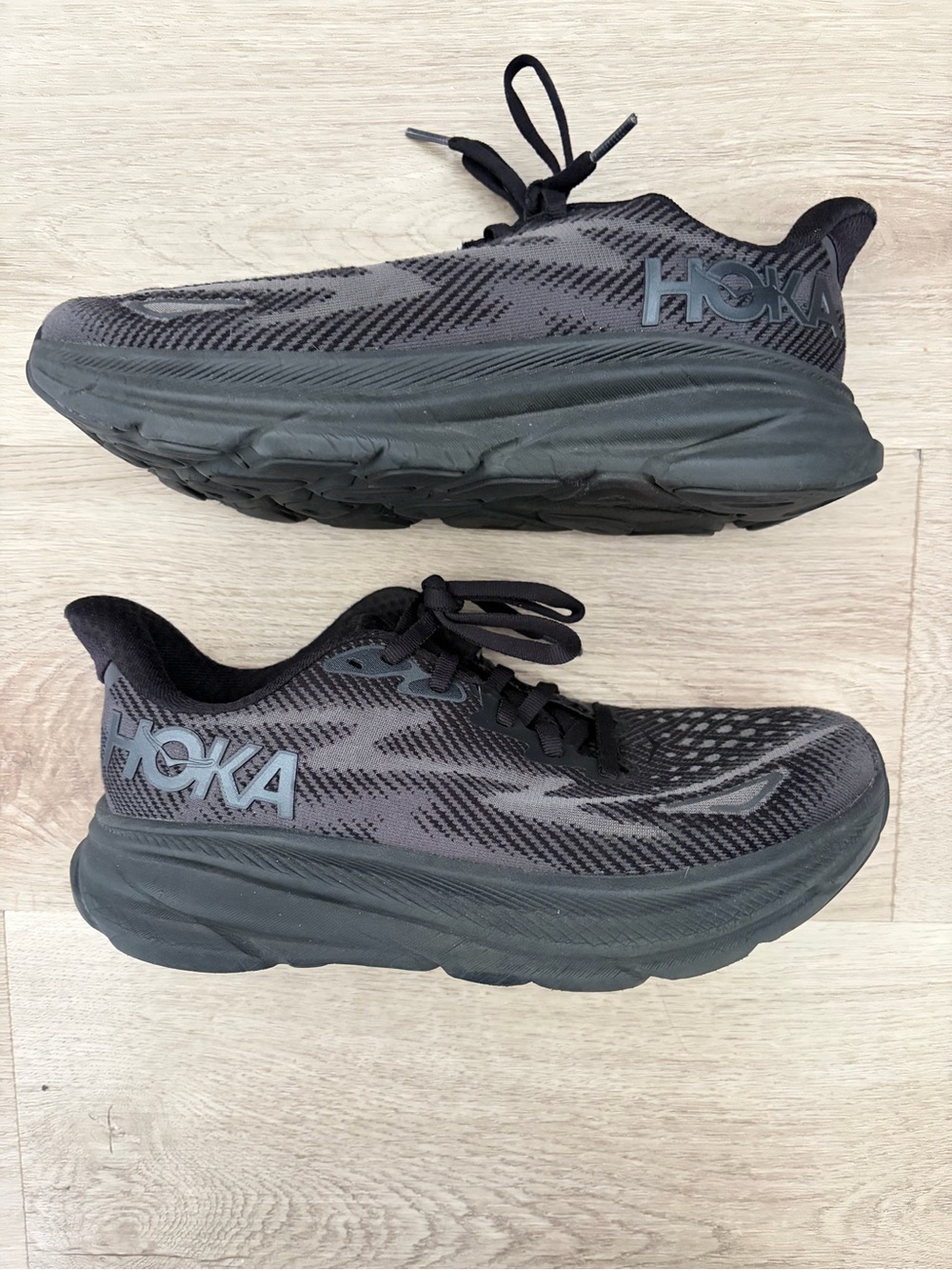 HOKA Clifton 9 Women’s Running Shoe Size 7